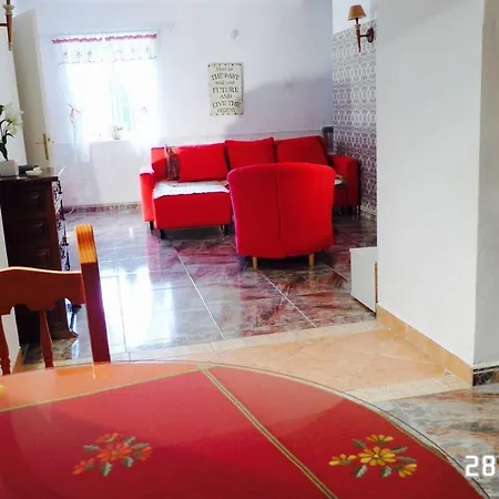 بيت للعطل Immaculate 3-bed House Garden In Santa Catalina