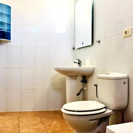 Immaculate 3-bed House Garden In بيت للعطل *