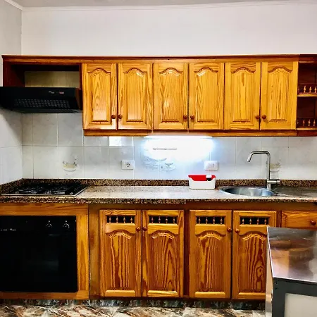 بيت للعطل Immaculate 3-bed House Garden In Santa Catalina