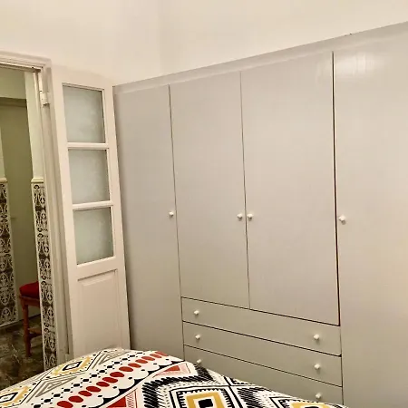 Immaculate 3-bed House Garden In بيت للعطل