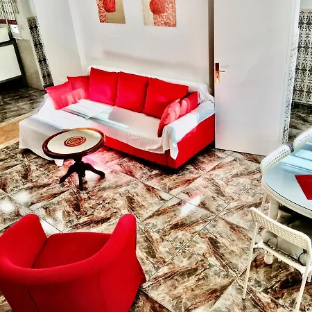 بيت للعطل Immaculate 3-bed House Garden In