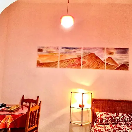 بيت للعطل Immaculate 3-bed House Garden In Santa Catalina