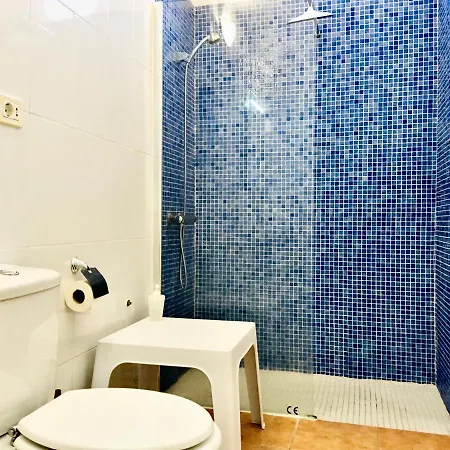 بيت للعطل Immaculate 3-bed House Garden In *