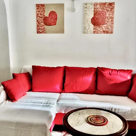 بيت للعطل Immaculate 3-bed House Garden In Santa Catalina